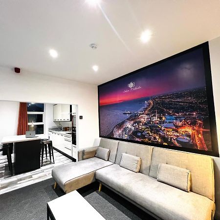 The Pier Suite Serviced Apartment 黑潭 外观 照片